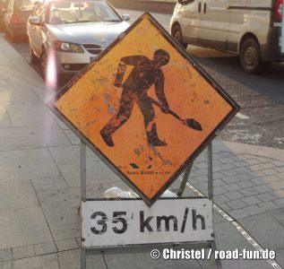 Gefahrenschild Irland - Baustelle