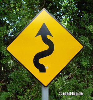 Gefahrenschild Irland - Kurven