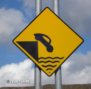 Gefahrenschild Irland - Uferkante