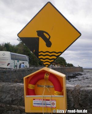 Gefahrenschild Irland - Uferkante (2)