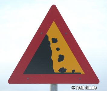 Gefahrenschild Island - Steinschlag
