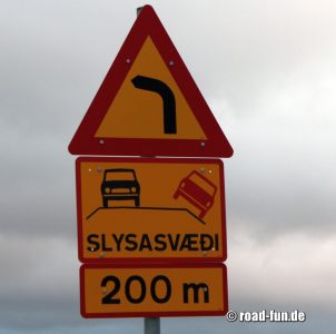 Gefahrenschild Island - Unfallstraße