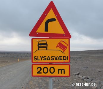 Gefahrenschild Island - Unfallstraße 