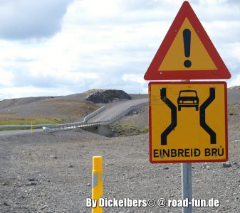 Gefahrenschild Island - Verengte Brücke