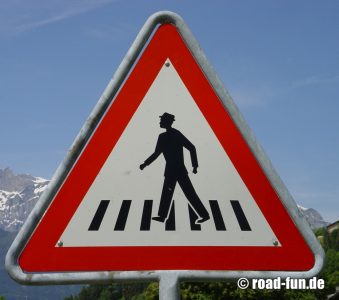 Gefahrenschild Schweiz - Fußüberweg