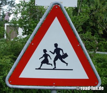 Gefahrenschild Schweiz - Kinder