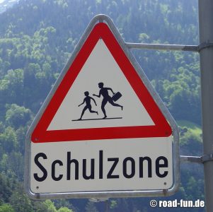 Gefahrenschild Schweiz - Kinder 