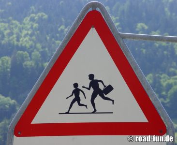 Gefahrenschild Schweiz - Kinder 