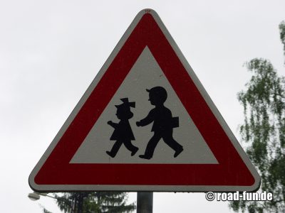 Gefahrenschild Tschechien - Schulkinder