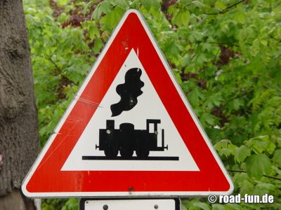Gefahrenschild Tschechien - unbeschrankter Bahnübergang
