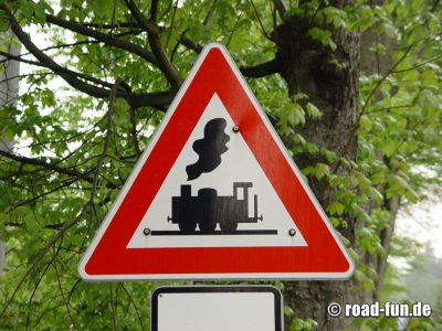 Gefahrenschild Tschechien - unbeschrankter Bahnübergang  