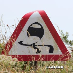 Gefahrenschild Wales - Schleudergefahr 