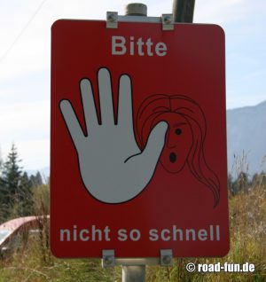 Gefahrenschild Österreich - Achtung Kinder 