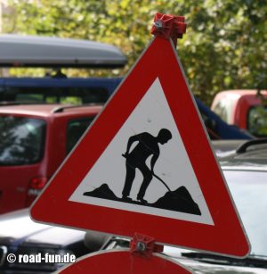 Gefahrenschild Österreich - Baustelle