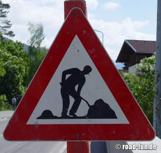 Gefahrenschild Österreich - Baustelle 