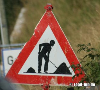 Gefahrenschild Österreich - Baustelle 