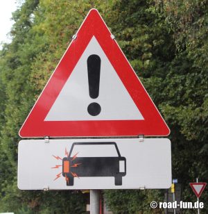 Gefahrenschild Österreich - Blinker setzen