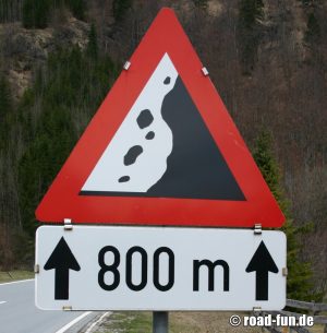 Gefahrenschild Österreich - Steinschlag 