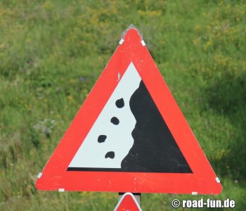 Gefahrenschild Österreich - Steinschlag