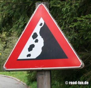 Gefahrenschild Österreich - Steinschlag 