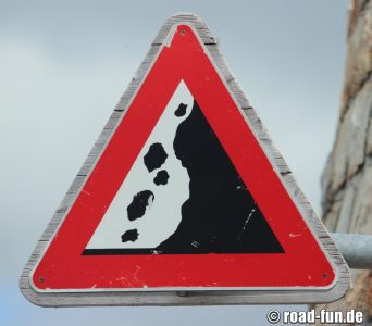 Gefahrenschild Österreich - Steinschlag