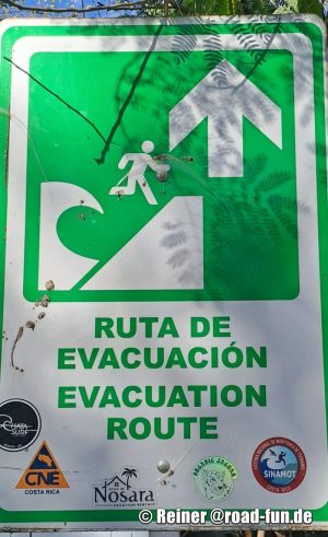 Hinweisschild Costa Rica - Fluchtweg