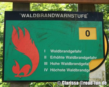 Hinweisschild Deutschland - Hinweistafel Waldbrandstufe