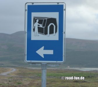 Hinweisschild Island - Abfallcontainer