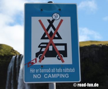 Hinweisschild Island - Camping Verbot