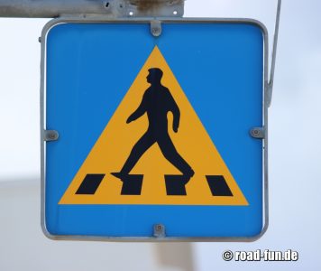 Hinweisschild Island - Fussgaengerueberweg     
