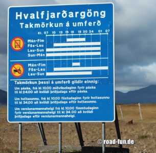 Hinweisschild Island - Hvalfjarðargöng Tunnel