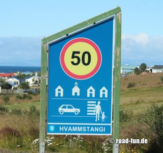 Hinweisschild Island - Ortsschild