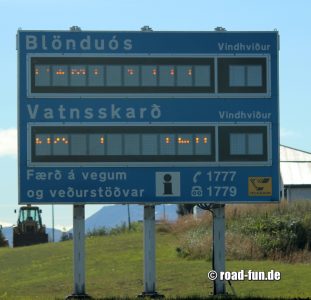 Hinweisschild Island - Weginformationen