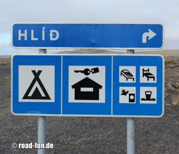 Hinweisschild Island - Übernachtungsangebote