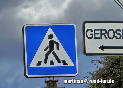 Hinweisschild Litauen - Zebrastreifen 