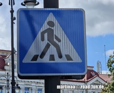 Hinweisschild Litauen - Zebrastreifen   