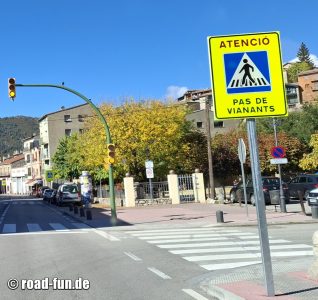 Hinweisschild Spanien - Fußüberweg