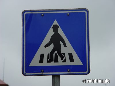 Hinweisschild Tschechien - Zebrastreifen