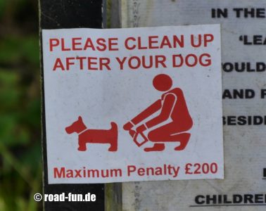 Hinweisschild Wales - Clean up after your dog
