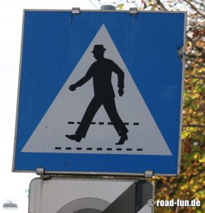 Hinweisschild Österreich - Fußgängerüberweg 