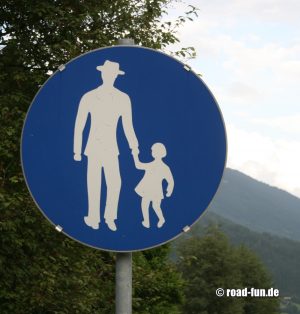 Hinweisschild Österreich - Fußweg
