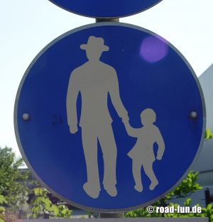 Hinweisschild Österreich - Fußweg