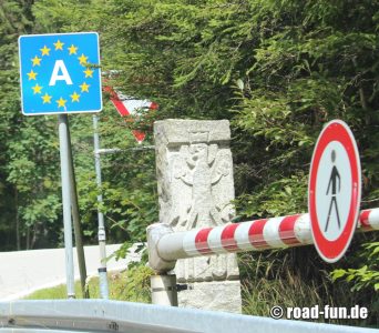Hinweisschild Österreich - Grenzschild