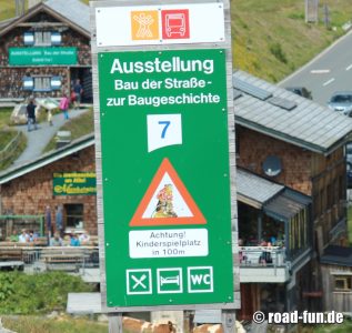 Hinweisschild Österreich - Infos Großglocknerstraße 