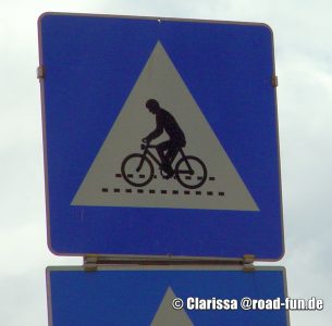 Hinweisschild Österreich - Radfahrerüberweg