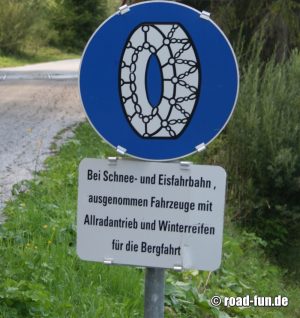 Hinweisschild Österreich - Schneekettenpflicht