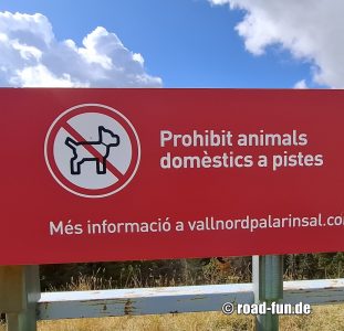 Verbotsschild Andorra - Keine Hunde auf den Pisten