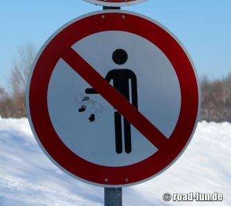 Verbotsschild Deutschland - Müll wegwerfen