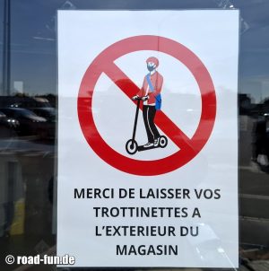 Verbotsschild Frankreich - Keine Roller im SUpermarkt