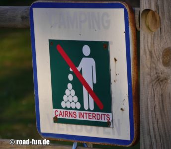 Verbotsschild Korsika - Abfallentsorgung 